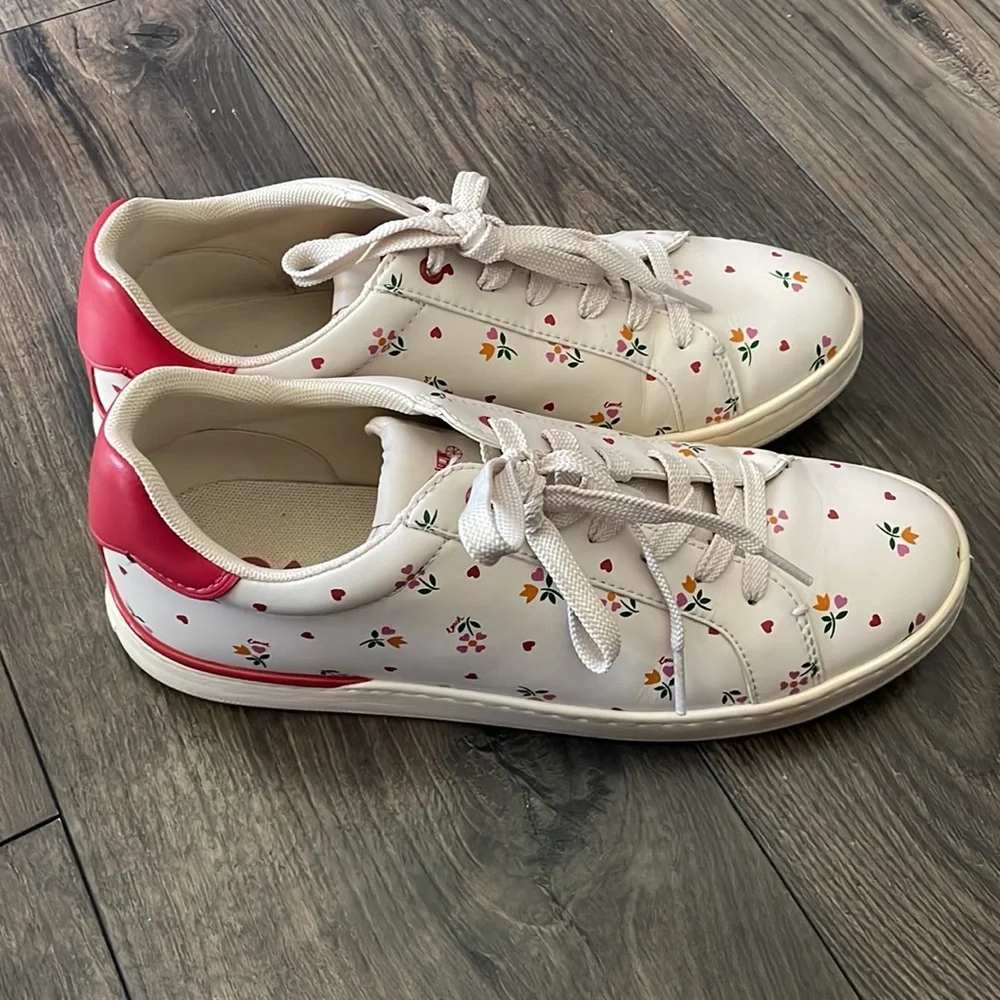 Coach Clip Low Top Sneaker Women 9.5 C7666 85185 1 used Condition Hearts 112024 - Picture 9 of 11